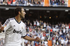 世界行走日 全龄段参与的“社区健走大会”在多个城市同时举行